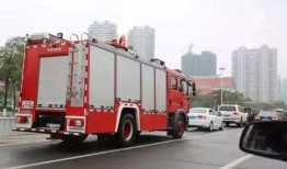 天津消防车爆料视频最新,紧急救援现场直击，揭秘火灾救援全过程